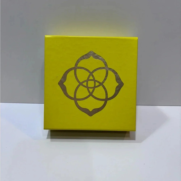 Empty Kendra Scott Jewelry Box - Picture 3 of 5